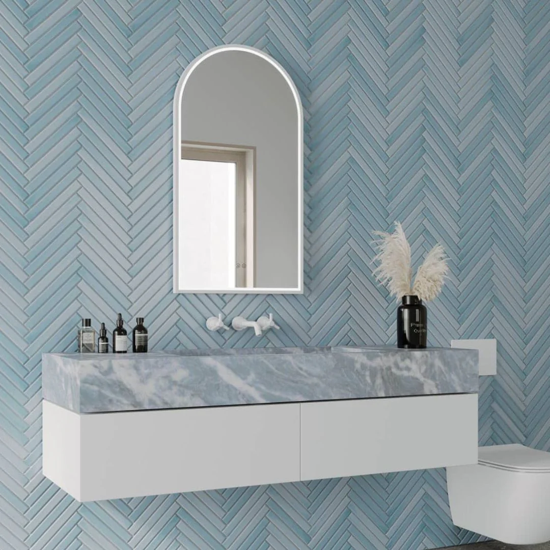 Remer Arch 500mm LED Mirror with Demister - Image 6